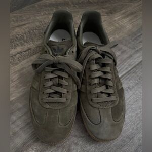Olive Samba mens 7.5